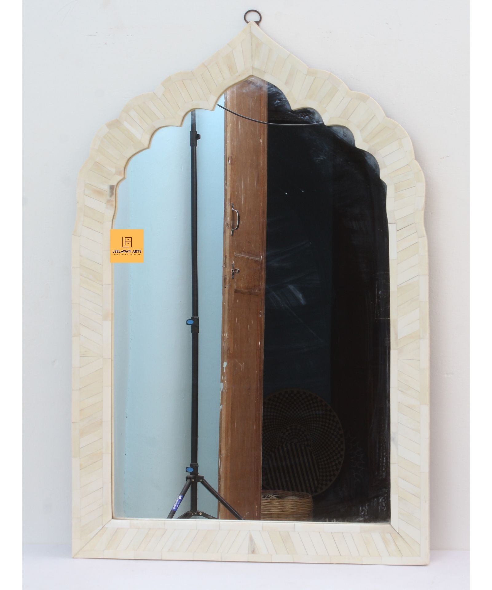 1-6-4.jpg Leelawati Arts : Wall Décor Bone Inlay White Mirror Frame - Image 1